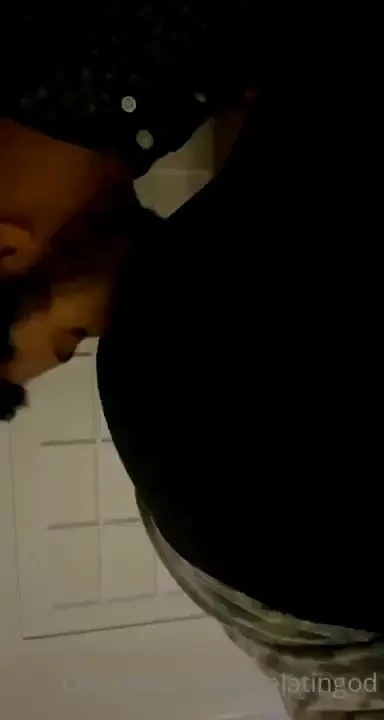 Who s face can i fart on 