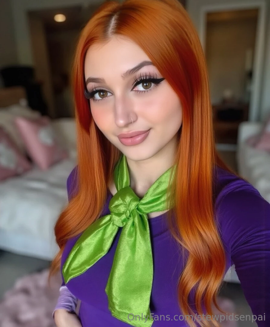 Daphne cosplay is making a comeback in 2025 