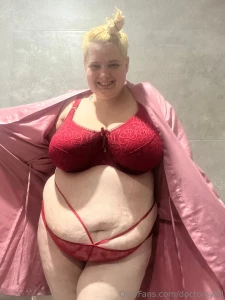 Me at 18 vs 30 when do you like my body best part 1