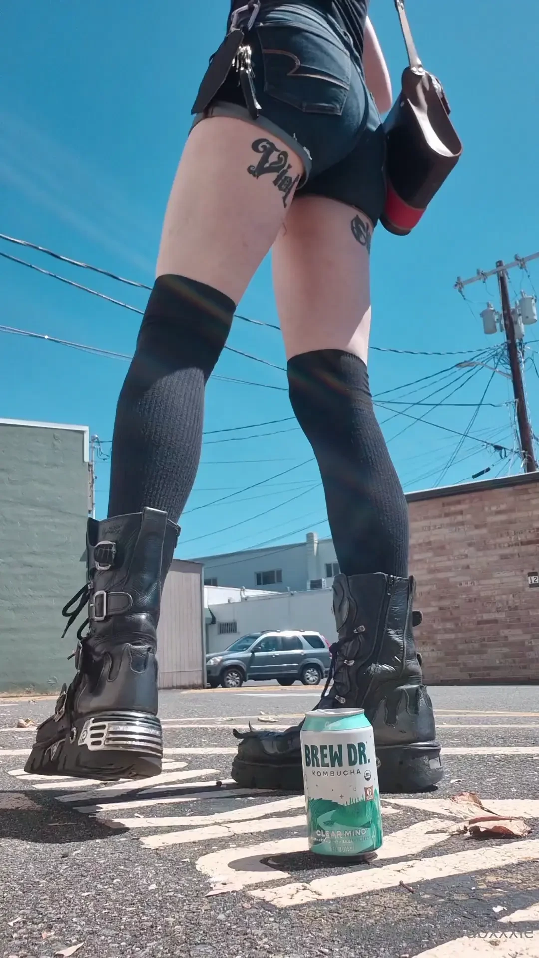 This is not sex but idk i thought y all might like to think about what 