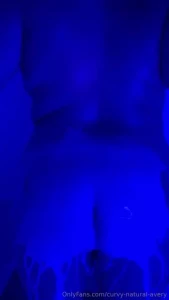 Happy hump day do you like this thick juicy ass