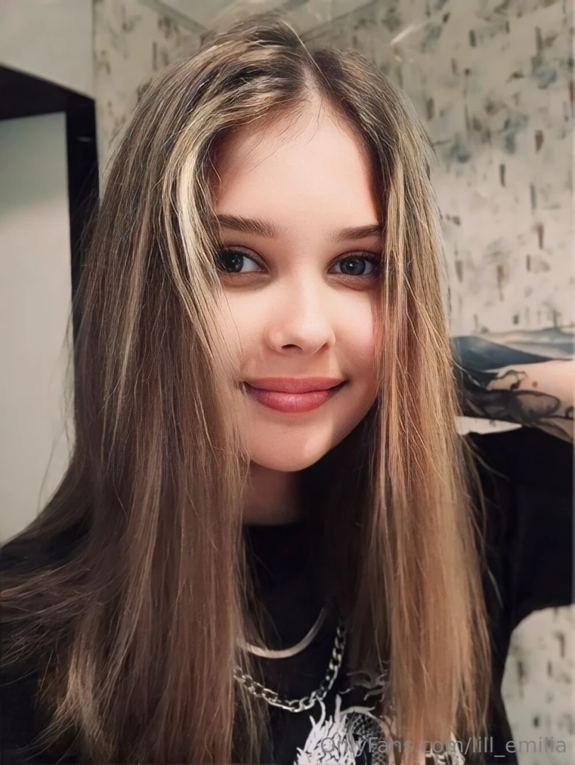 Fresh college cutie cyber_v wants to show daddy how wet she is cyber_v part 29 