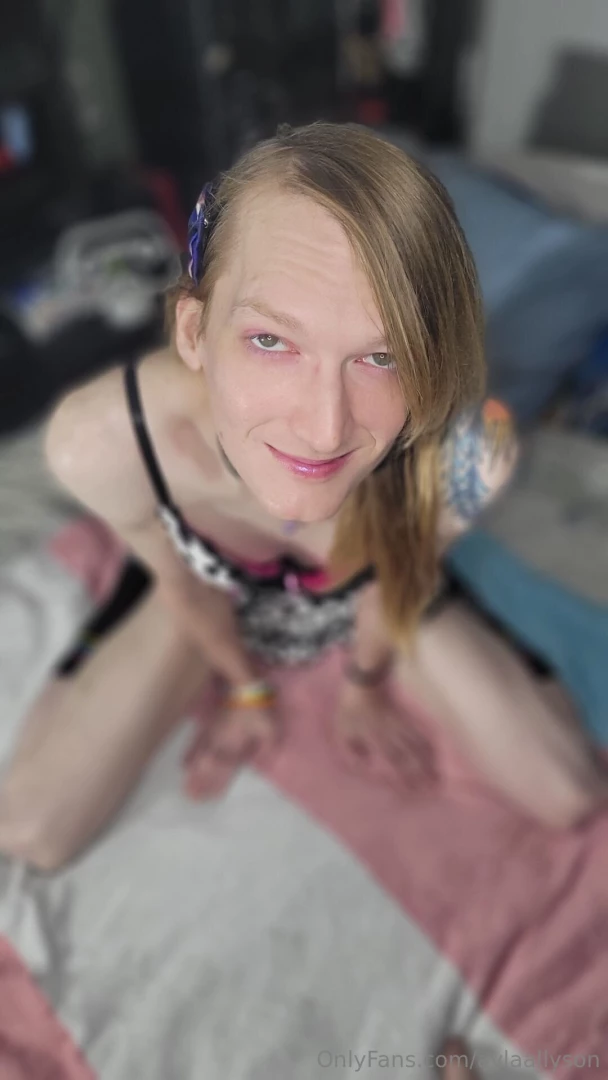 Had to take some time off for some health stuff but your girl is back 