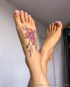Good morning more pictures on cute_lily_f33t