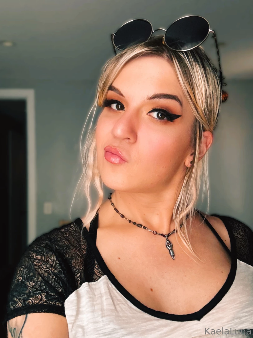 Tell me something wild 