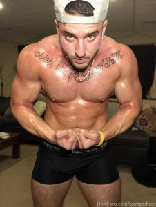 Who wants to see an oiled up armpit worship vid pigs this post gets