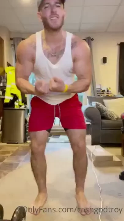 6 1 2 min flex verbal degrade video troy makes you watch him hit some 