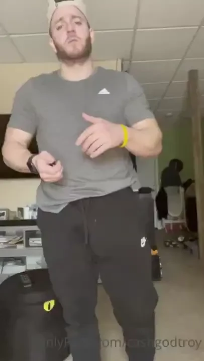 6min muscle bulge worship troy makes you worship his alpha body amp 