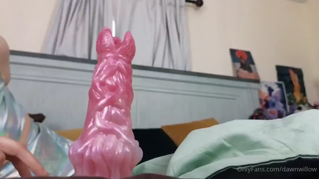 Egg laying space girl tentacle make out sesh and getting implanted 