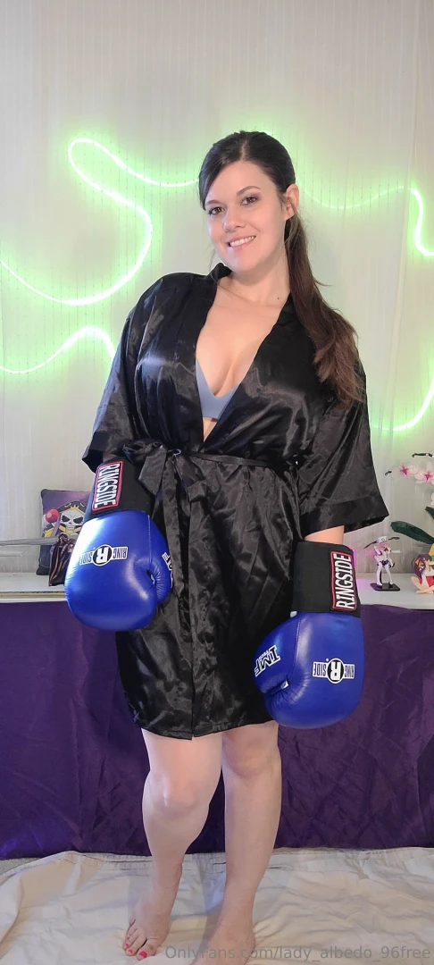 This is for the pure boxing lovers i start by wearing a robe a skirt 