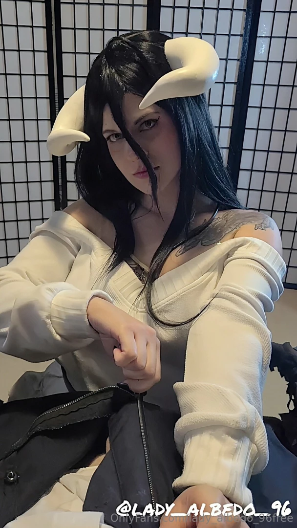 It s cosplay friday you know what that means its time for some albedo part 1 