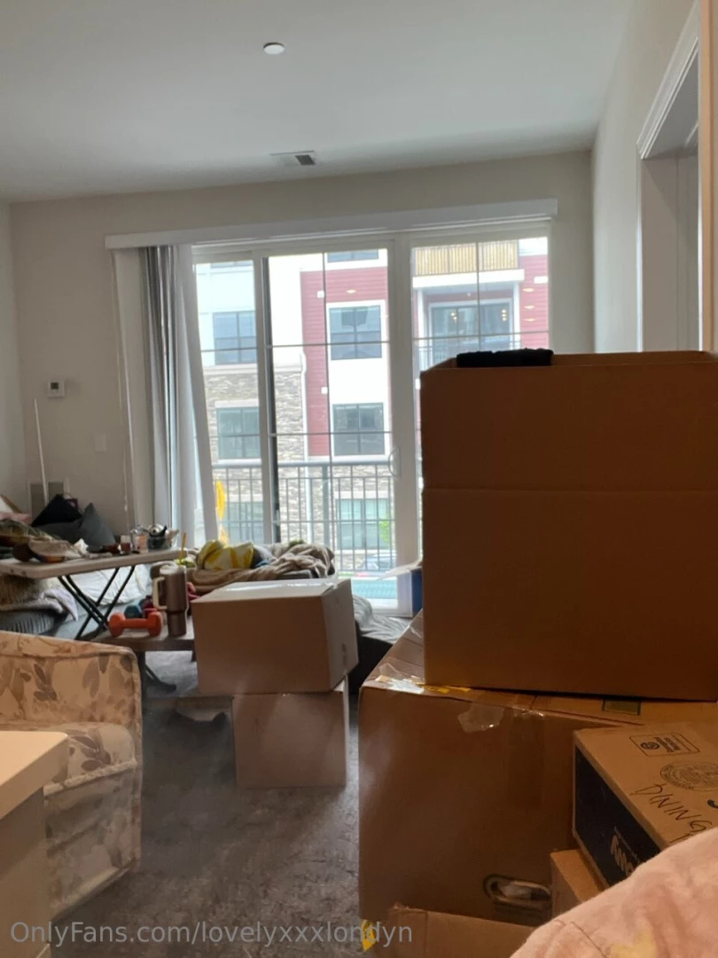 So guess who s moving again yep your favorite hungry girl is living 