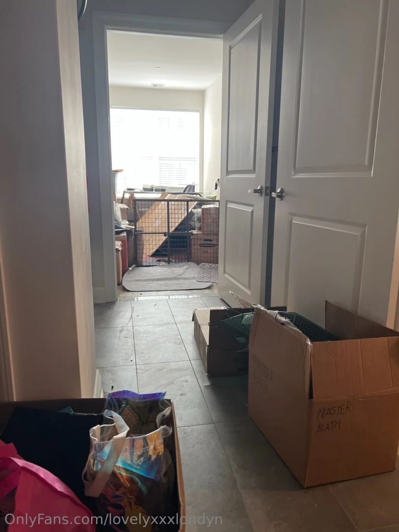 So guess who s moving again yep your favorite hungry girl is living part 1 