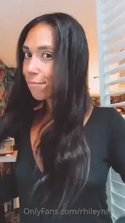 I just fucking cut an inch off the ends of my hair eeekkkkk i was in 