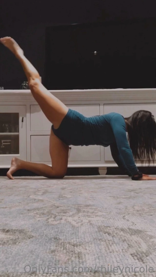 Hello my loves i hope you re having the best freaking day i m just on 