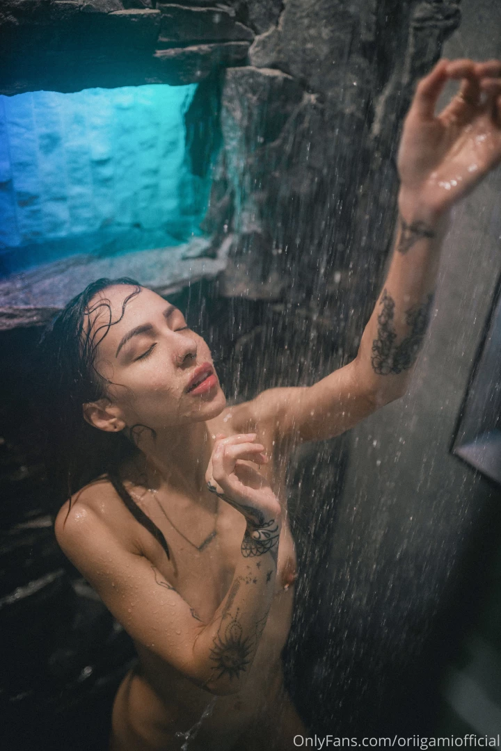 Take a shower w me by the legendary caustix we work together again an part 25 