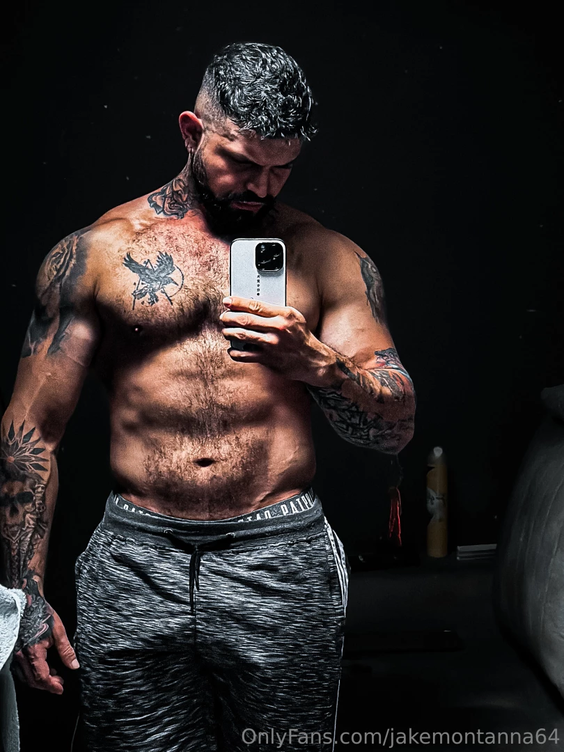 I think something is missing in this photo 