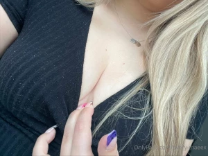 The view from underneath you is so delicious part 1