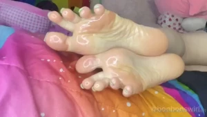 Oiled soles 3