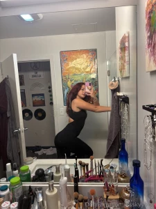 Wyd dm me i wanna show you my ass