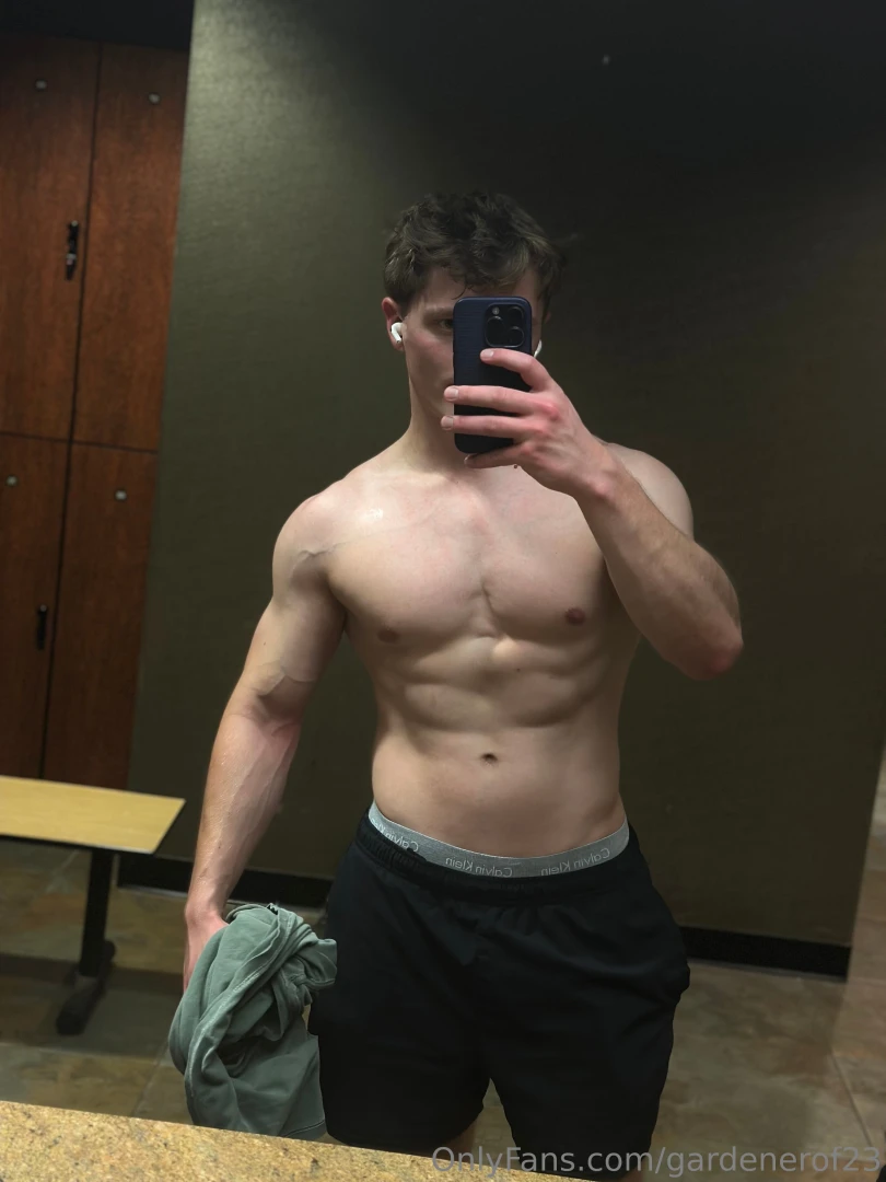 Would you go on a gym date with me 