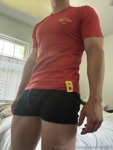 This shirt i thrifted is kinda too small