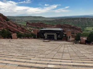 Im gonna be at red rocks tonight who wants to get me drinks hahahah