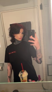 Stop by my inbox and say hi im feeling lonely rn