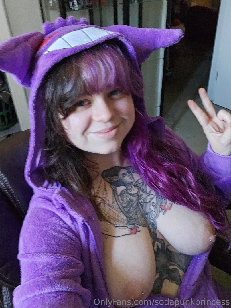 Low quality pics but i love my new gengar onesie 