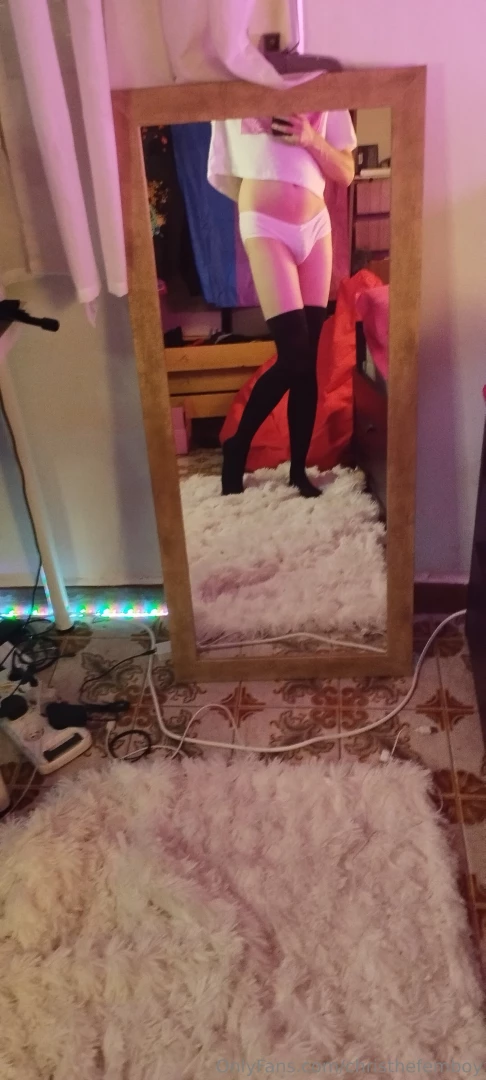 You can see the bulge so well like this xd part 7 