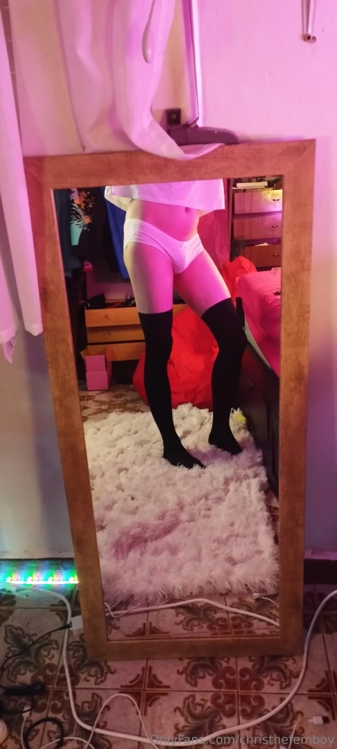 You can see the bulge so well like this xd part 6 