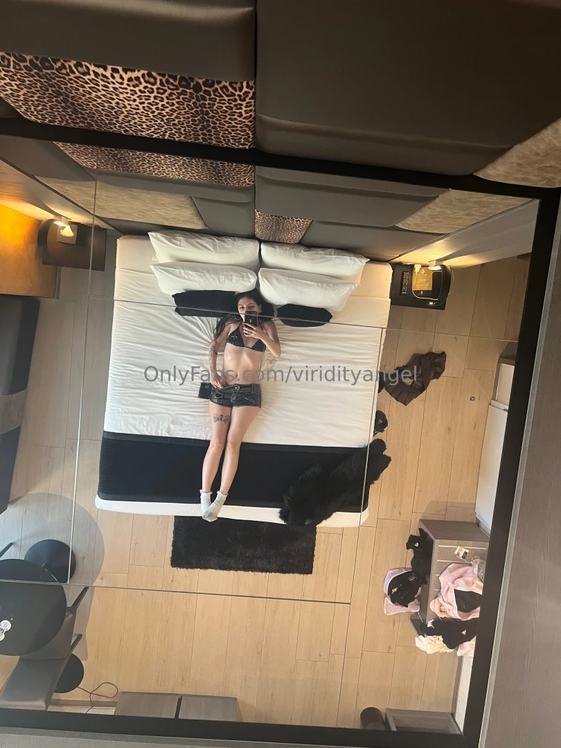 It s so lonely in this hotel room alone with a mirror ceiling part 9 