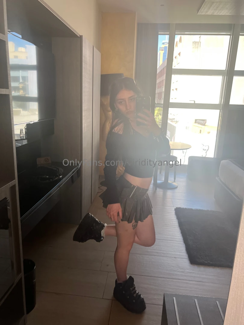 It s so lonely in this hotel room alone with a mirror ceiling part 7 