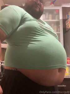 The belly is really starting to pop these days my old xxl shirt doesn part 3