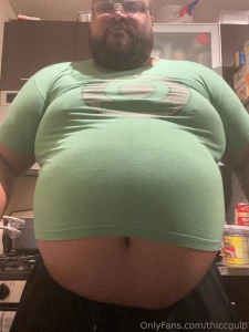 The belly is really starting to pop these days my old xxl shirt doesn