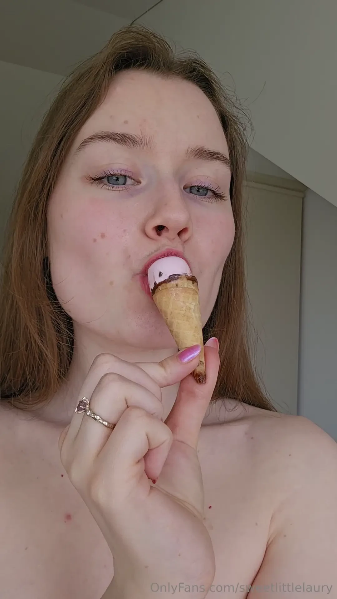 Swipe right to see my licking skills in action part 1 