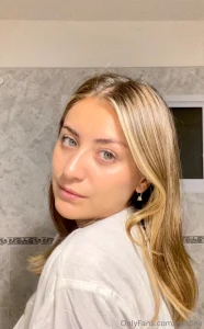 Do you like the way these green eyes look at you