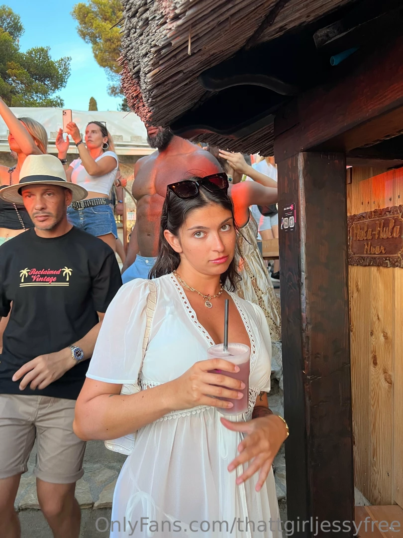 Fridays calls for beach clubs part 1 