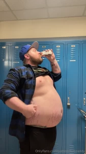 Chugging until i see more stretch marks all over part 1