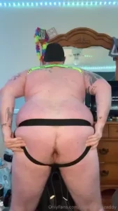 Touching myself and jerking off at the thought of myself growing