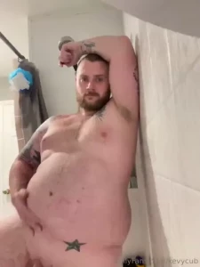 Finally got some good shots of the over belly hang in the bathroom part 10