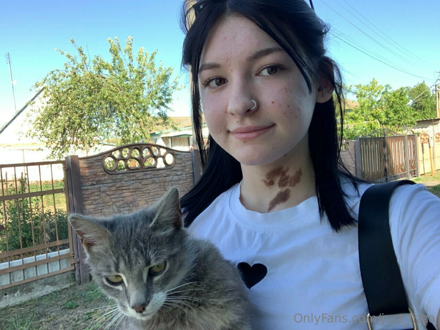 Very cute kitty picture can i be that kitty for you too 