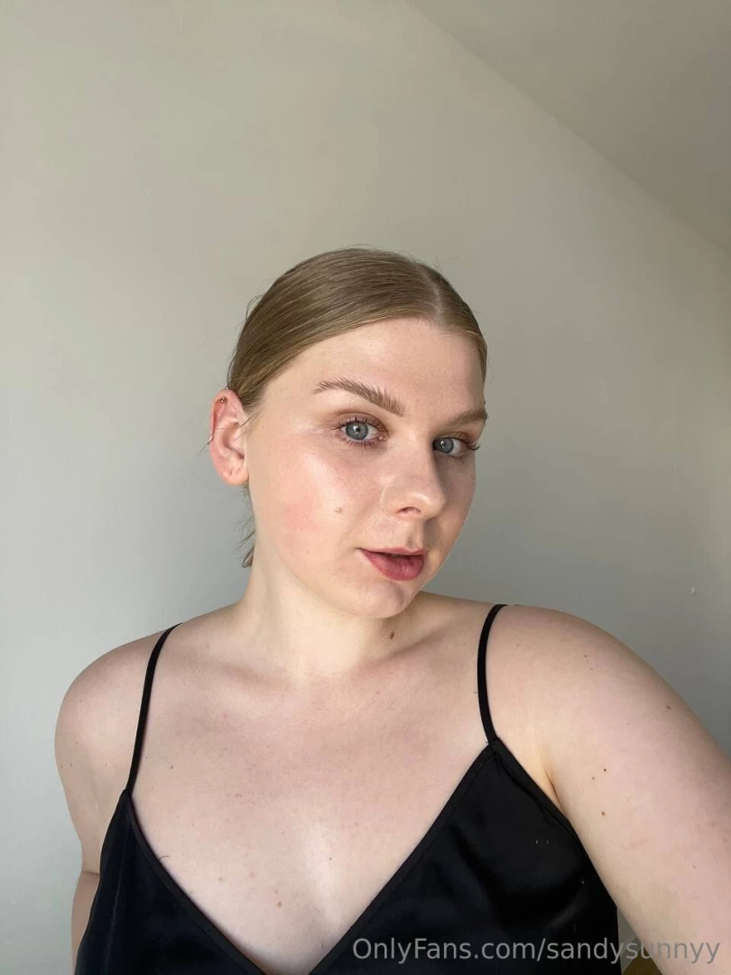 Felt a little cute today so here s a tiny peek 