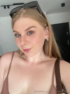 How do i look feeling pretty fancy today what do you think