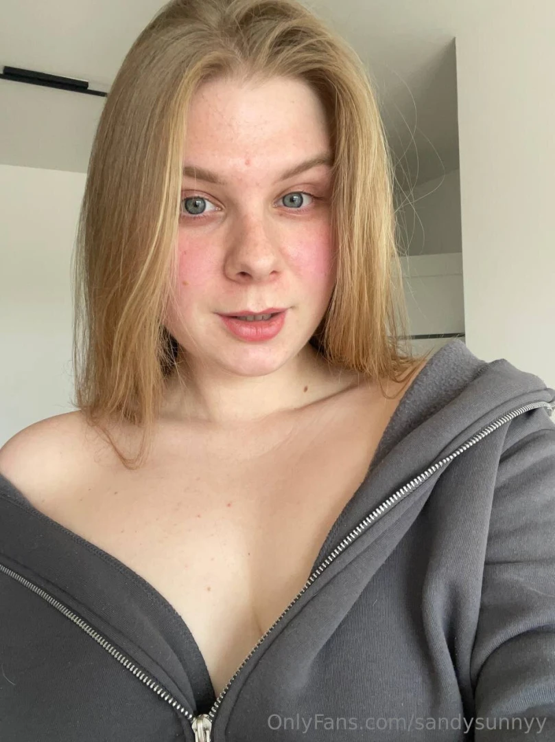 It s gloomy today the perfect day to read at home wanna read something 