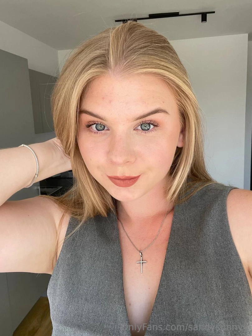 How do you like that makeup darling 