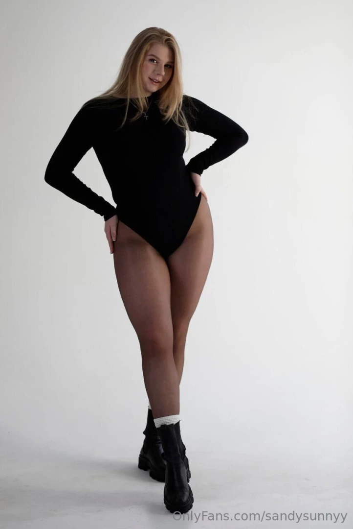 You can be sexy without being completely naked don t you think 