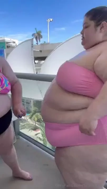 I had so much fun with applying sunscreen with fat-topanga it helps to 