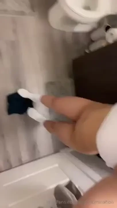 Quick peak before i shower 