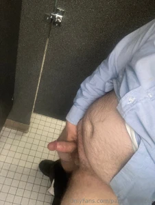 Who wants to sneak off to the stall with me